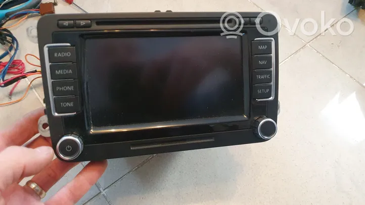 Volkswagen PASSAT CC Radio/CD/DVD/GPS-pääyksikkö 1T0035680B