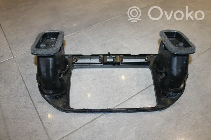 Volkswagen Tiguan Radio/GPS head unit trim 5N0858071E