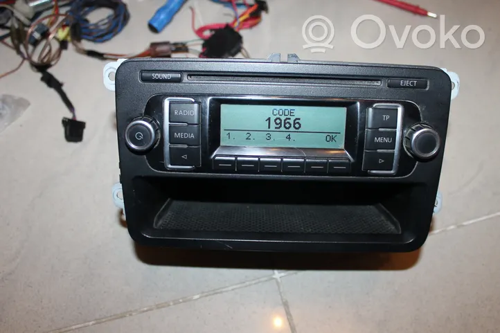 Volkswagen Caddy Unità principale autoradio/CD/DVD/GPS 1K0035156A