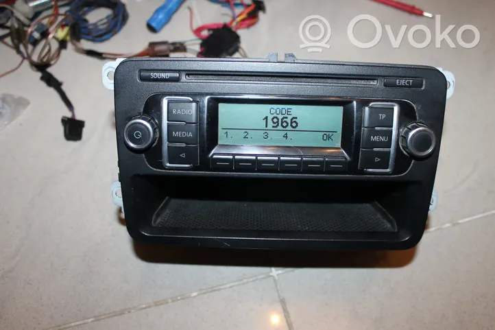 Volkswagen Caddy Radio/CD/DVD/GPS-pääyksikkö 1K0035156A