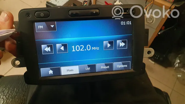 Renault Captur Panel / Radioodtwarzacz CD/DVD/GPS 281150198R