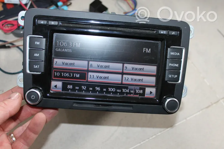 Volkswagen Tiguan Unité principale radio / CD / DVD / GPS 1K0035180AE