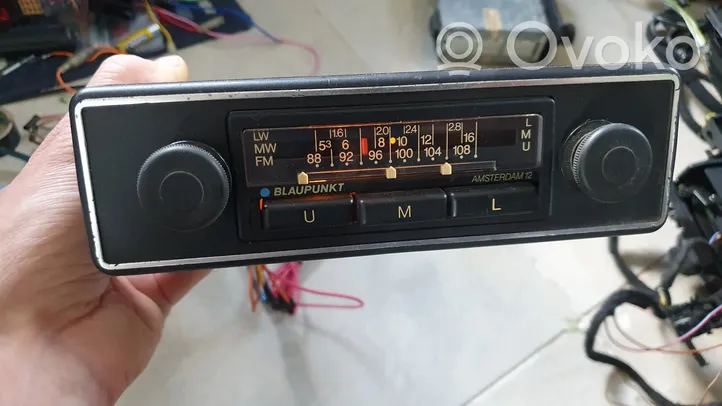 Mercedes-Benz W123 Radio/CD/DVD/GPS-pääyksikkö BLAUPUNKT