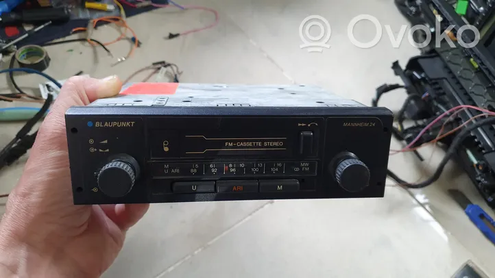 BMW 3 E36 Radio/CD/DVD/GPS-pääyksikkö BLAUPUNKT