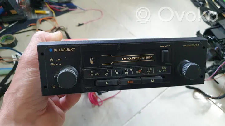 BMW 3 E36 Radio/CD/DVD/GPS-pääyksikkö BLAUPUNKT