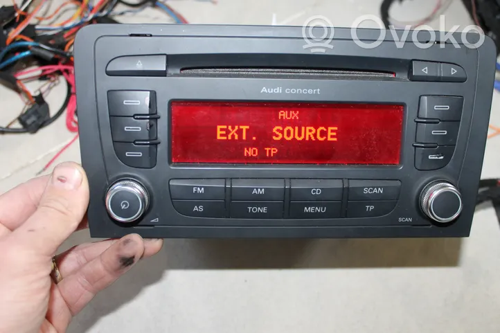Audi A3 S3 8P Panel / Radioodtwarzacz CD/DVD/GPS 8P0035186P