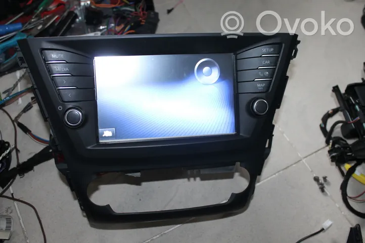 Toyota Avensis T270 Radio/CD/DVD/GPS-pääyksikkö 8614005200