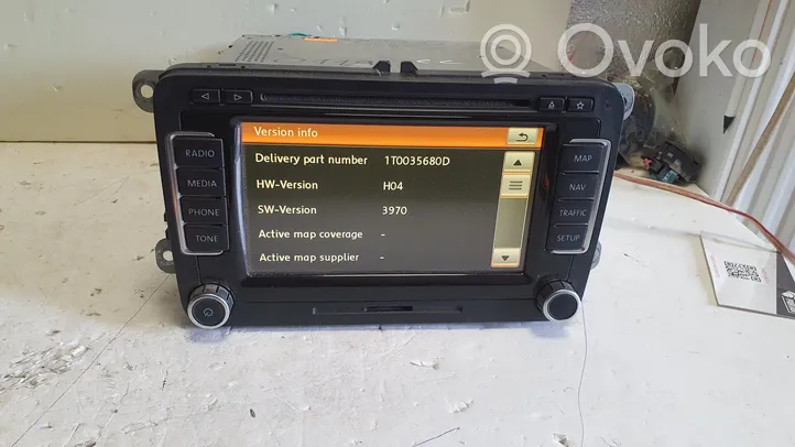 Volkswagen PASSAT B7 Unité principale radio / CD / DVD / GPS 1T0035680D