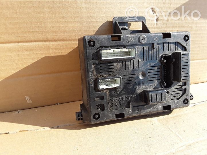 Renault Modus Comfort/convenience module 8200652286