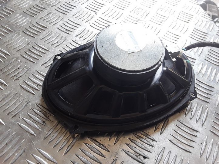 Dodge Journey Subwoofer-bassokaiutin 05081669AB