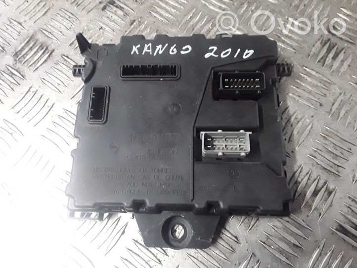 Renault Kangoo II Module confort 8200525384