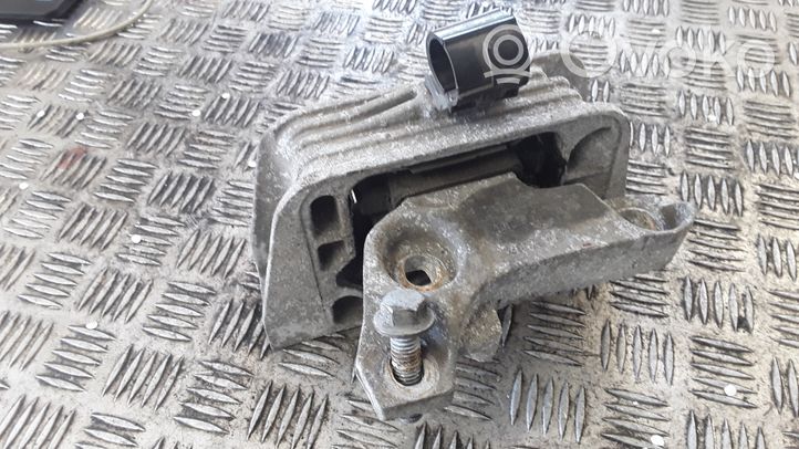 Opel Movano B Engine mount bracket 112108180R