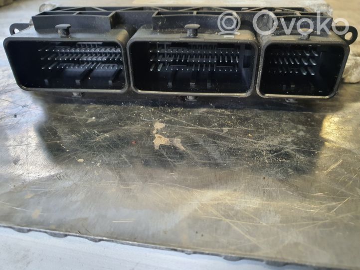 Opel Movano B Engine control unit/module 0281017977