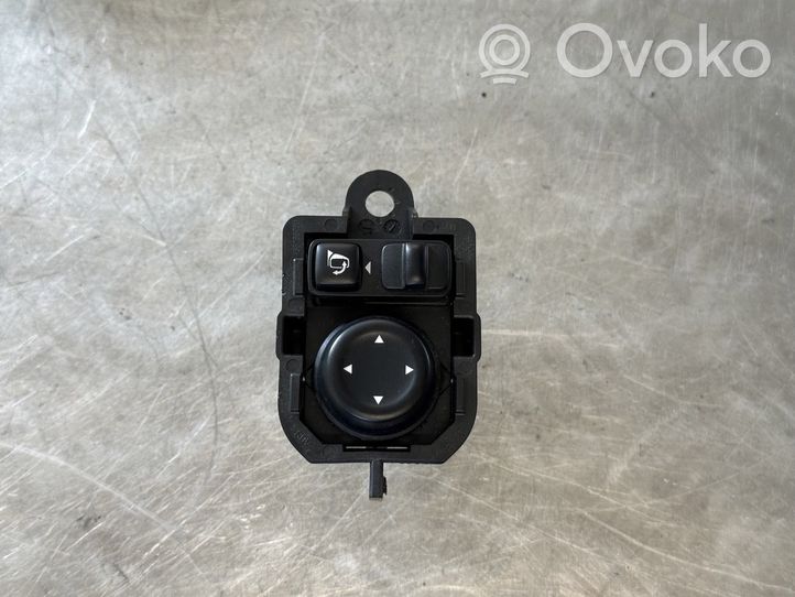 Renault Kadjar Wing mirror switch 255700688R