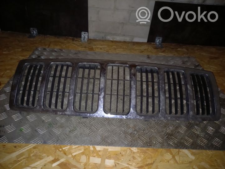 Jeep Cherokee Maskownica / Grill / Atrapa górna chłodnicy 55156814A