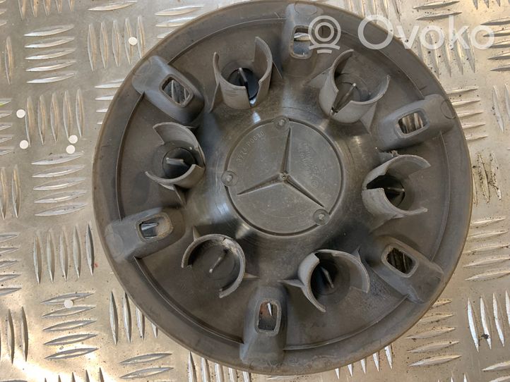 Mercedes-Benz Sprinter W906 R16-pölykapseli A9064010025