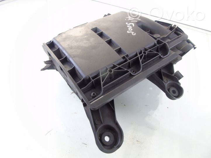 Peugeot 5008 Caja del filtro de aire 9673061080