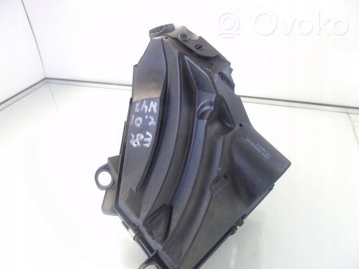 BMW 1 E81 E87 Scatola del filtro dell’aria 7797460