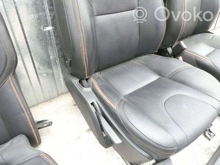 Volvo V40 Cross country Interior set 