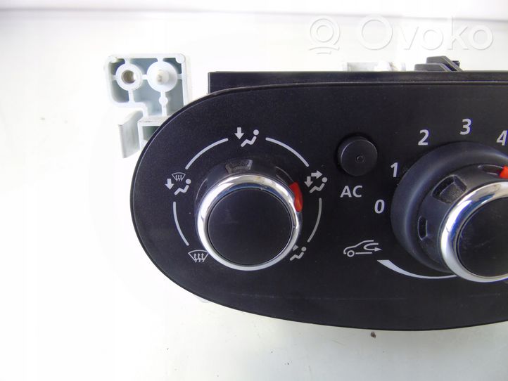 Dacia Sandero Climate control unit 