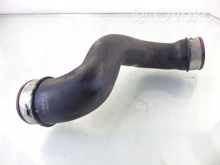 Mercedes-Benz S W220 Manguera/tubo del intercooler 2205280182