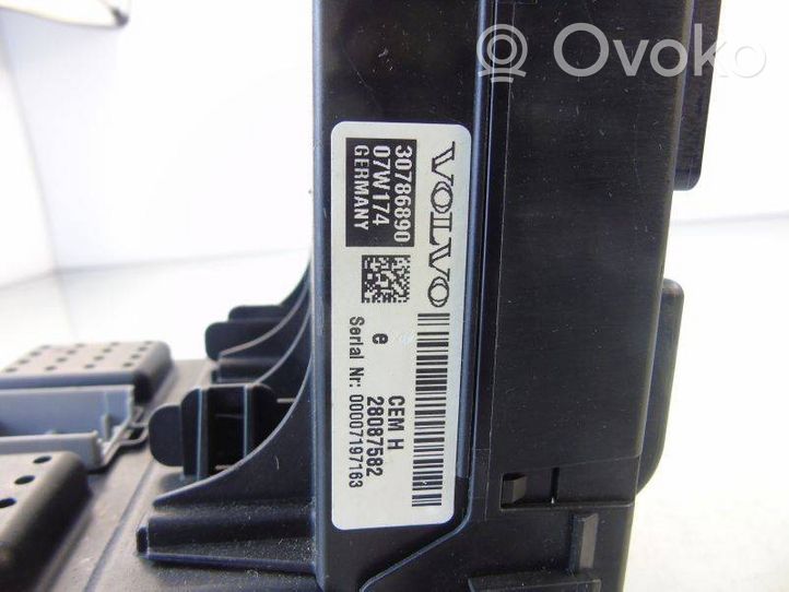Volvo XC90 Module de fusibles 30786890