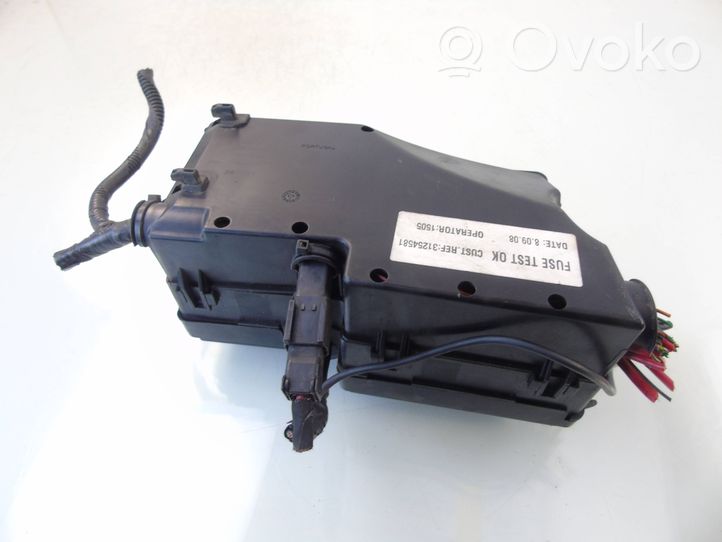 Volvo C30 Fuse box set 8688040