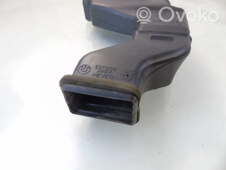 BMW i3 Cabin air duct channel 9309550