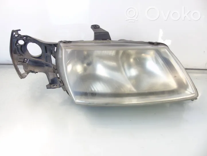 Saab 9-5 Lampa przednia 