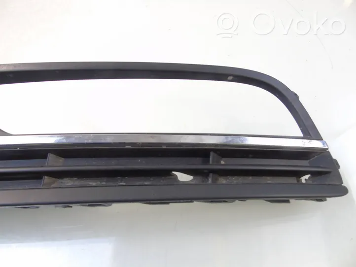 Volkswagen PASSAT B7 Front fog light trim/grill 3AA853665