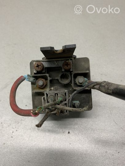 Volvo 740 Glow plug pre-heat relay 1363438