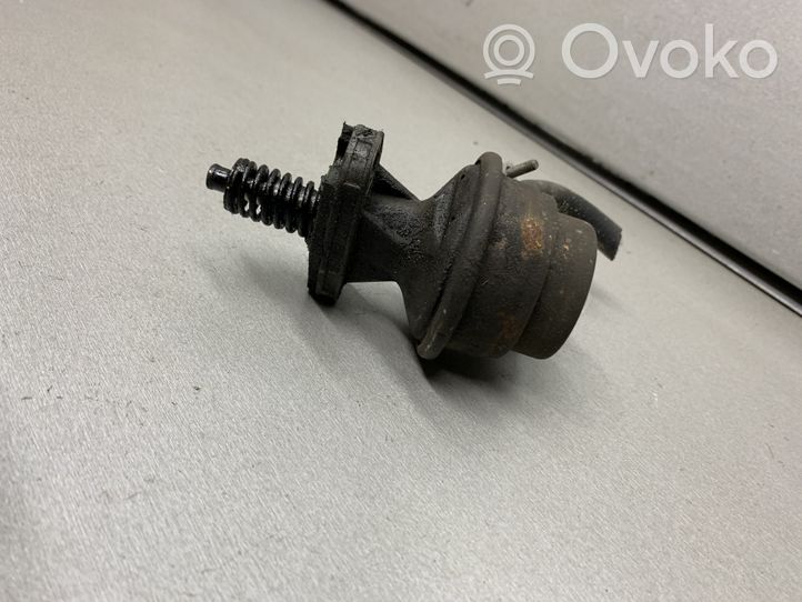 Opel Rekord E2 Mekaaninen polttoainepumppu 