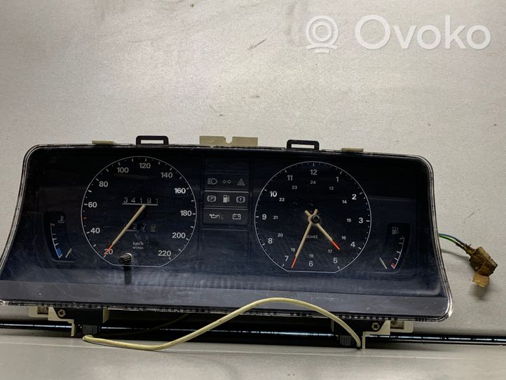 Opel Rekord E2 Nopeusmittari (mittaristo) 90149099