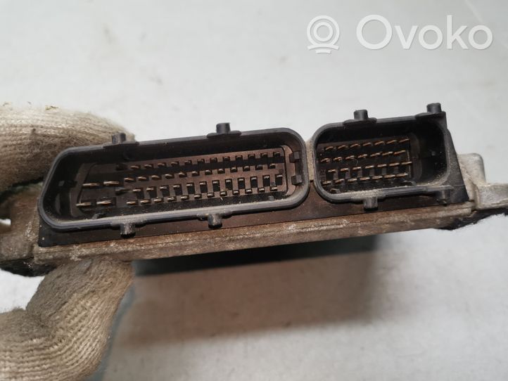 Volkswagen Golf IV Sterownik / Moduł ECU 038906018J