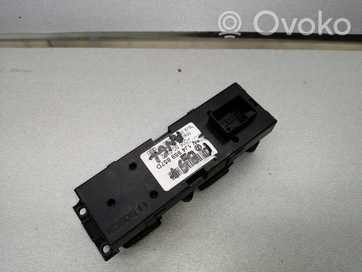 Volkswagen Golf IV Interruttore di controllo dell’alzacristalli elettrico 1J4959857D