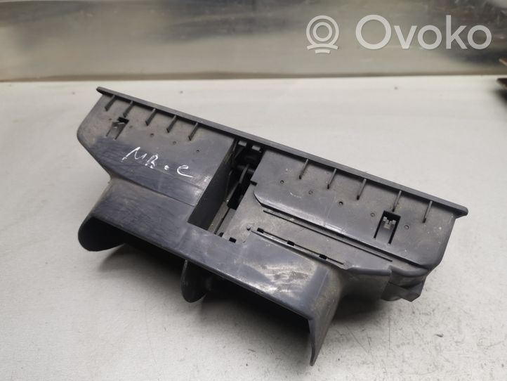 Mercedes-Benz C W202 Griglia di ventilazione centrale cruscotto 2028300554