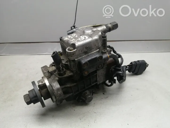 Volkswagen Golf IV Pompe d'injection de carburant à haute pression 038130107D