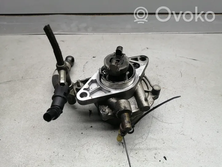 Opel Corsa D Vacuum pump 