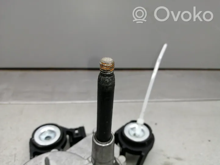 Volvo V50 Moteur d'essuie-glace arrière 0390201875