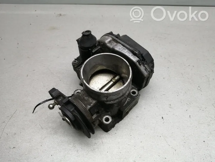 Audi A4 S4 B5 8D Clapet d'étranglement 058133063M