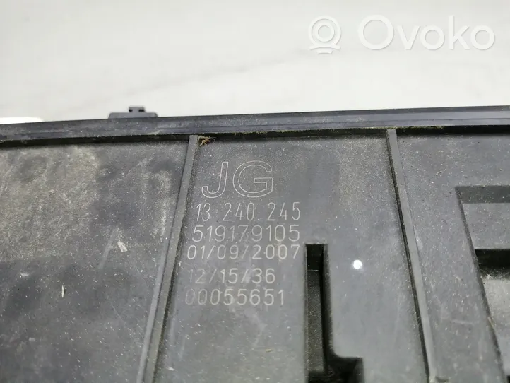 Opel Vectra C Module de fusibles 13240245