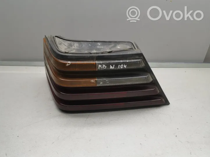 Mercedes-Benz E W124 Lampa tylna 