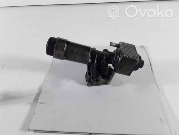 Audi A4 S4 B6 8E 8H Supporto di montaggio del filtro dell’olio 038115389C