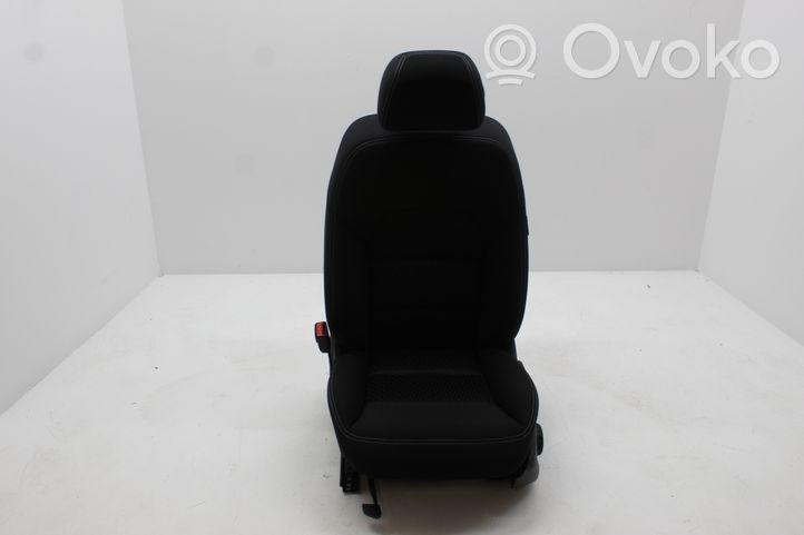 Infiniti Q30 Set interni 