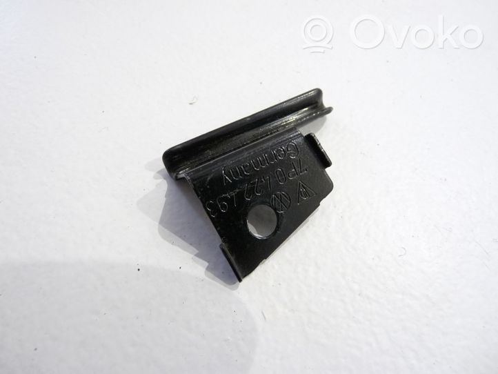 Volkswagen Touareg II Supporto di montaggio della pompa del servosterzo 7P0422493