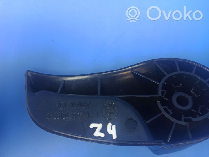 BMW Z4 E85 E86 Variklio dangčio (kapoto) rankenėlė 8223164