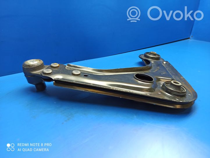 Ford Fiesta Braccio di controllo sospensione anteriore inferiore/braccio oscillante 121517407