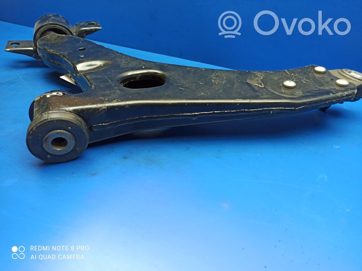 Ford Focus Braccio di controllo sospensione anteriore inferiore/braccio oscillante 7160500007