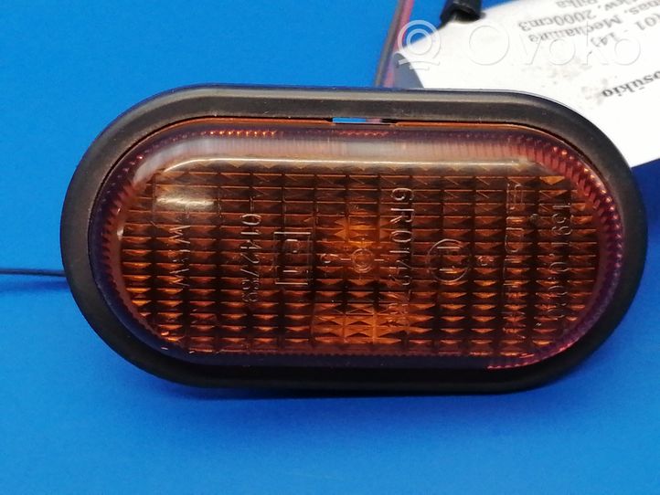 Opel Vivaro Front fender indicator light 7700847333