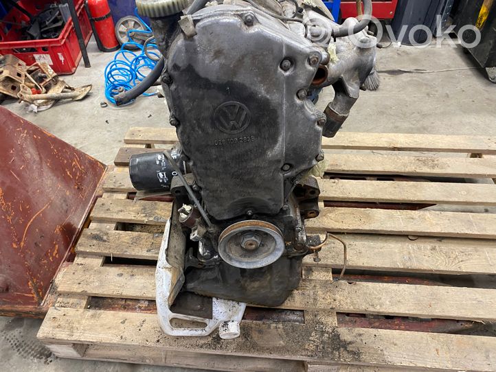 Volkswagen K70 Motor 0281030218